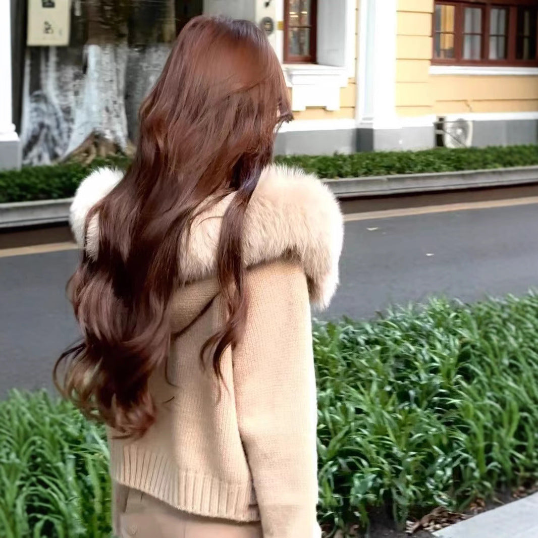 Cardigan haut de gamme pour femme à capuche, tricoté avec col en fourrure.